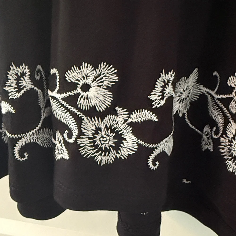 NWT Black Sleeveless Dress with Embroidered Details - Picture 2 of 4